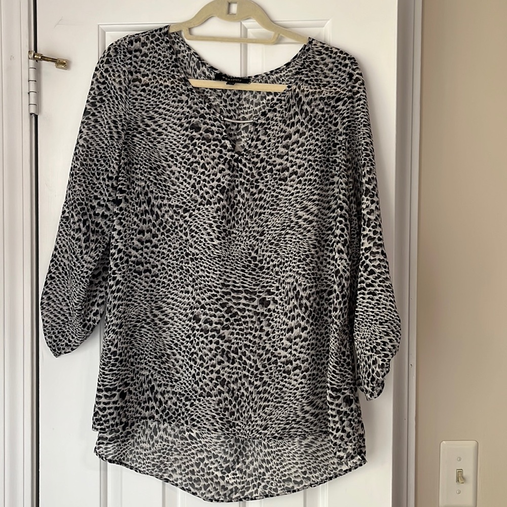 Peridot Size M Leopard 3/4 Sleeve Blouse